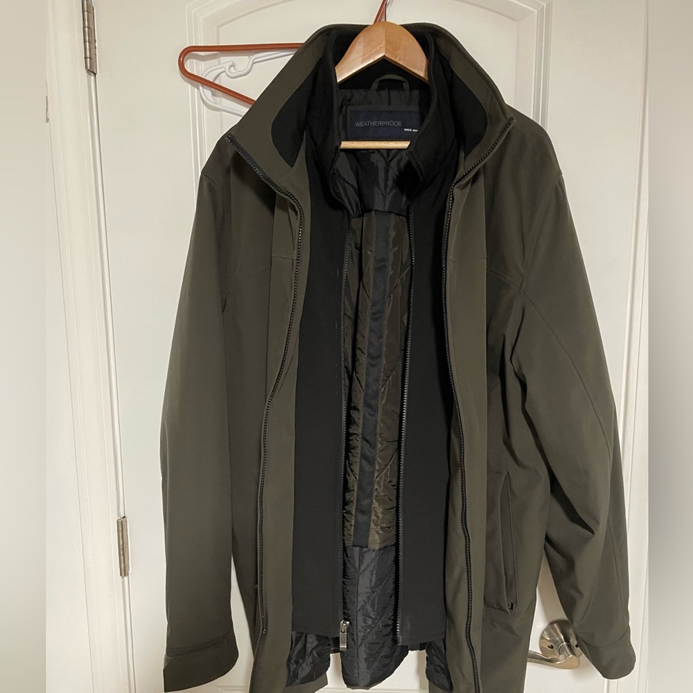 Like new. Men’s Weatherproof XL Winter Coat. Olive green.